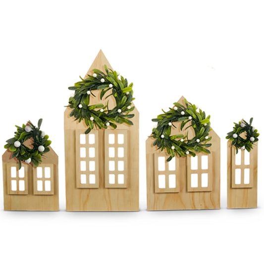 Wooden House With Wreath - 4 Asst