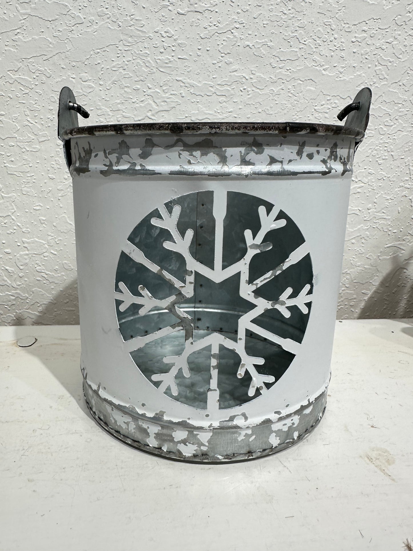 Snowflake Tin